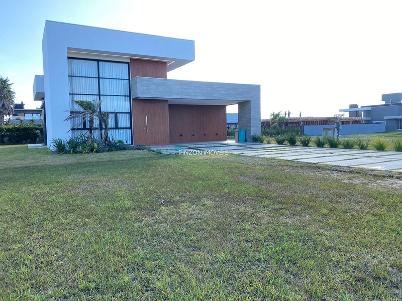 CASA À VENDA NO CONDOMÍNIO: 2ª foto da galeria de imagens do imóvel