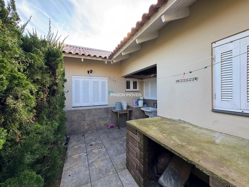 CASA A 50 METROS DA PRAIA: 4ª foto da galeria de imagens do imóvel