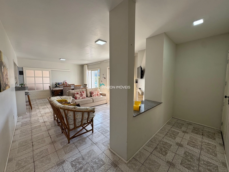 CASA A 50 METROS DA PRAIA: 8ª foto da galeria de imagens do imóvel
