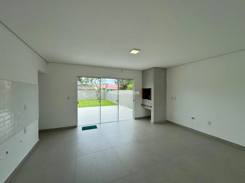 CASA COM PISCINA EM ATLÂNTIDA SUL: 7ª foto da galeria de imagens do imóvel