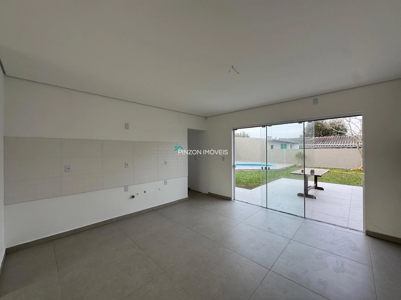 CASA COM PISCINA EM ATLÂNTIDA SUL: 12ª foto da galeria de imagens do imóvel