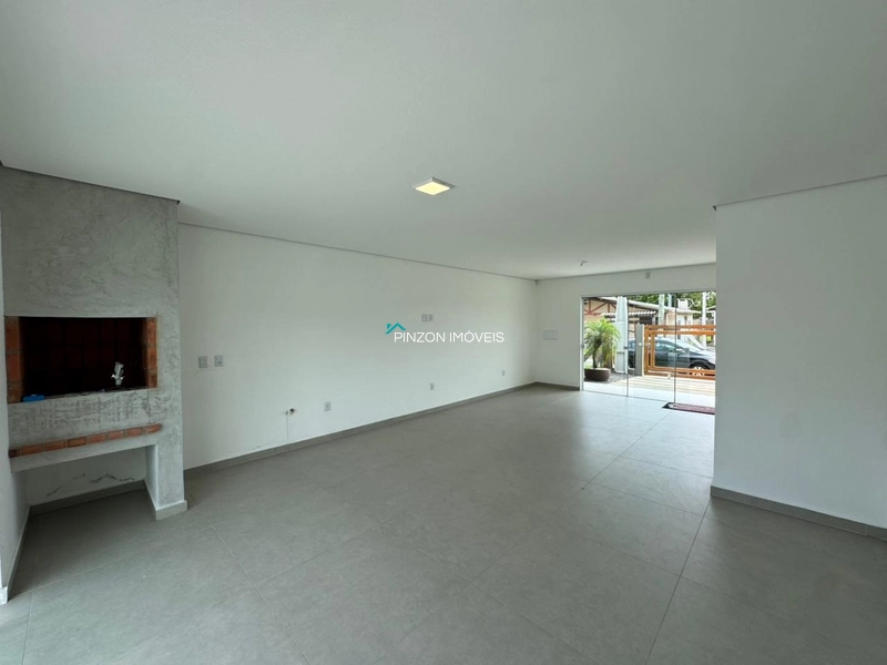 CASA COM PISCINA EM ATLÂNTIDA SUL: 10ª foto da galeria de imagens do imóvel