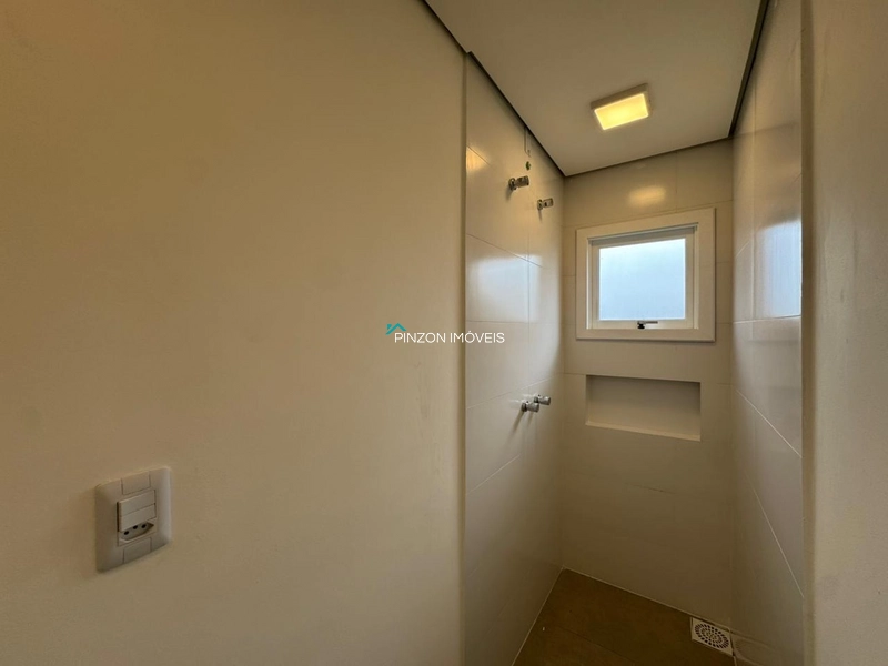 CASA COM PISCINA EM ATLÂNTIDA SUL: 12ª foto da galeria de imagens do imóvel