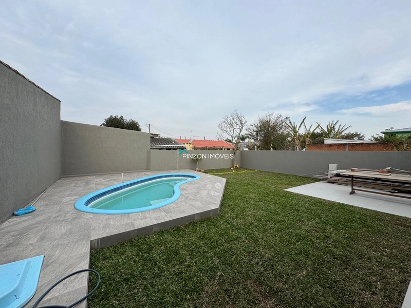 CASA COM PISCINA EM ATLÂNTIDA SUL: 6ª foto da galeria de imagens do imóvel