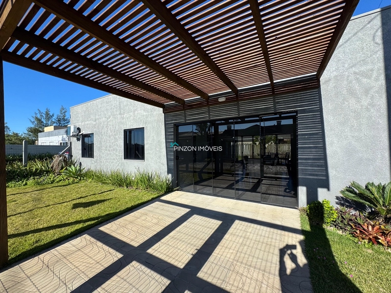 CASA COM PISCINA: 2ª foto da galeria de imagens do imóvel