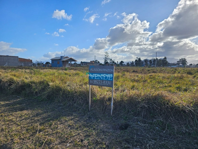 TERRENO DE ESQUINA A POUCOS METROS DO CENTRO DE ARROIO DO SAL: 4ª foto da galeria de imagens do imóvel