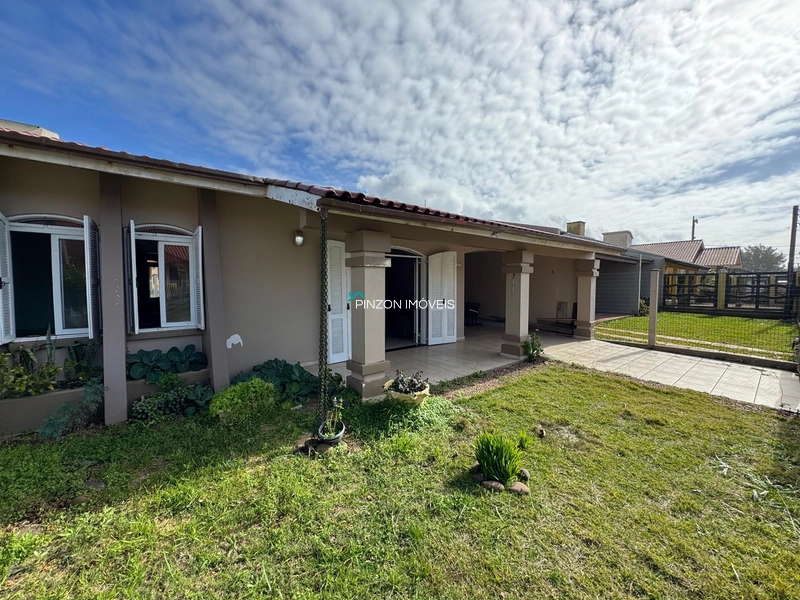 CASA A 50M DA PRAIA: 1ª foto da galeria de imagens do imóvel