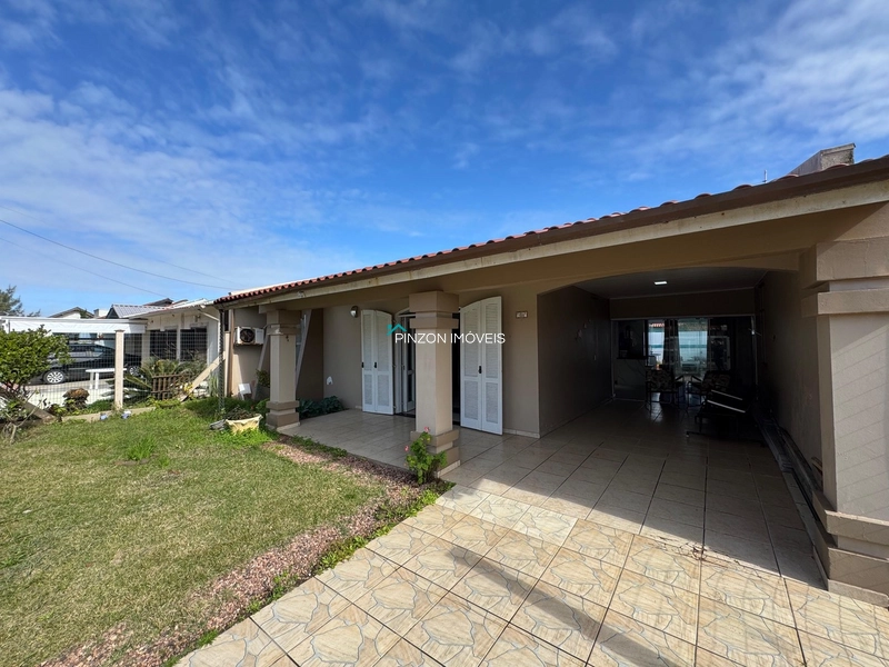 CASA A 50M DA PRAIA: 2ª foto da galeria de imagens do imóvel