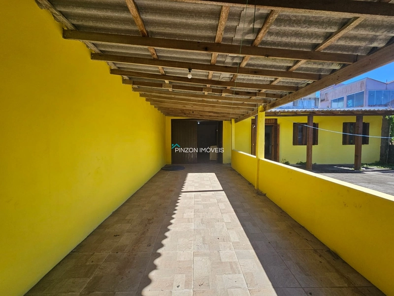 SUA CASA DE VERANEIO A APENAS 100 METROS DO MAR: 8ª foto da galeria de imagens do imóvel