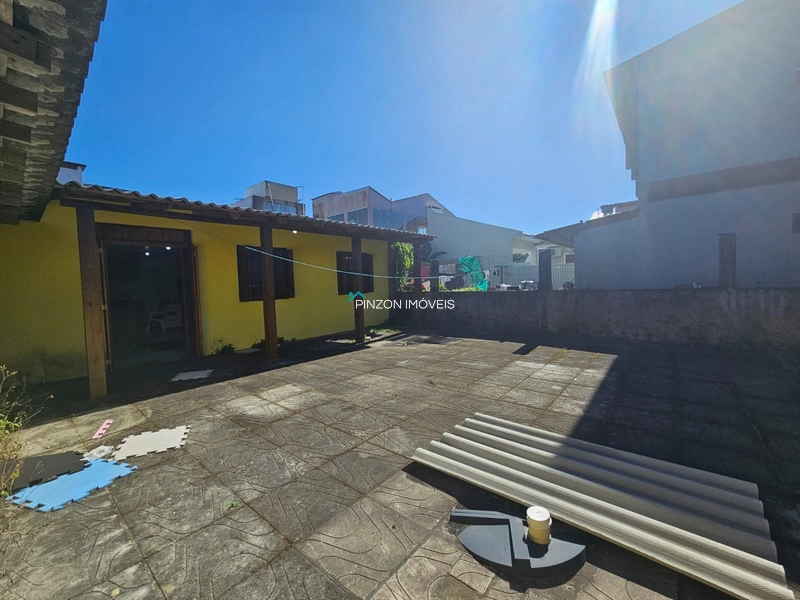 SUA CASA DE VERANEIO A APENAS 100 METROS DO MAR: 9ª foto da galeria de imagens do imóvel