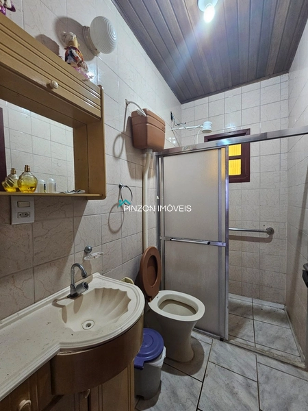 SUA CASA DE VERANEIO A APENAS 100 METROS DO MAR: 14ª foto da galeria de imagens do imóvel