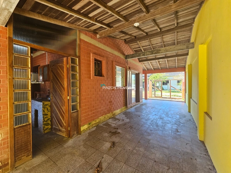 SUA CASA DE VERANEIO A APENAS 100 METROS DO MAR: 7ª foto da galeria de imagens do imóvel