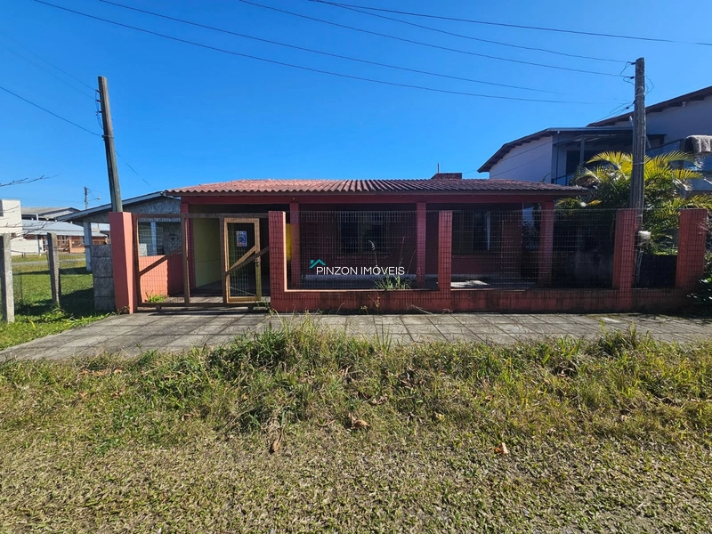 SUA CASA DE VERANEIO A APENAS 100 METROS DO MAR: 2ª foto da galeria de imagens do imóvel