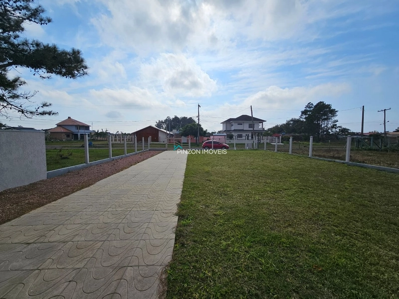 CASA COM AMPLO TERRENO A APENAS 310 METROS DO MAR: 11ª foto da galeria de imagens do imóvel