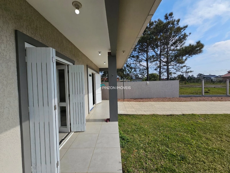 CASA COM AMPLO TERRENO A APENAS 310 METROS DO MAR: 9ª foto da galeria de imagens do imóvel