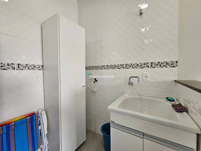CASA COM AMPLO TERRENO A APENAS 310 METROS DO MAR: 20ª foto da galeria de imagens do imóvel
