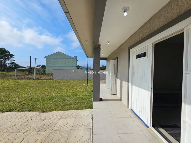 CASA COM AMPLO TERRENO A APENAS 310 METROS DO MAR: 7ª foto da galeria de imagens do imóvel