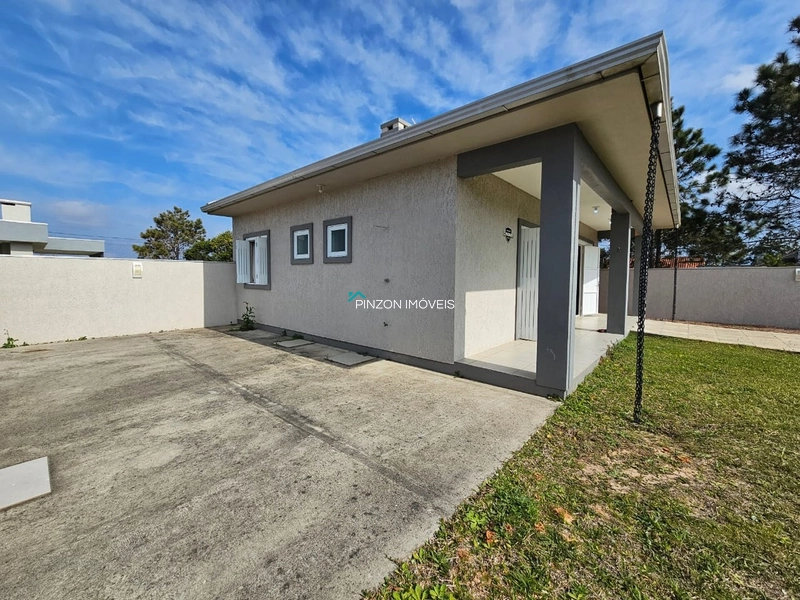 CASA COM AMPLO TERRENO A APENAS 310 METROS DO MAR: 8ª foto da galeria de imagens do imóvel