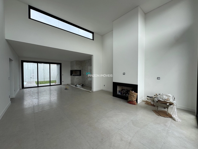 CASA À VENDA NA AVENIDA: 4ª foto da galeria de imagens do imóvel