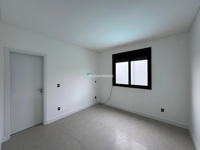 CASA À VENDA NA AVENIDA: 14ª foto da galeria de imagens do imóvel