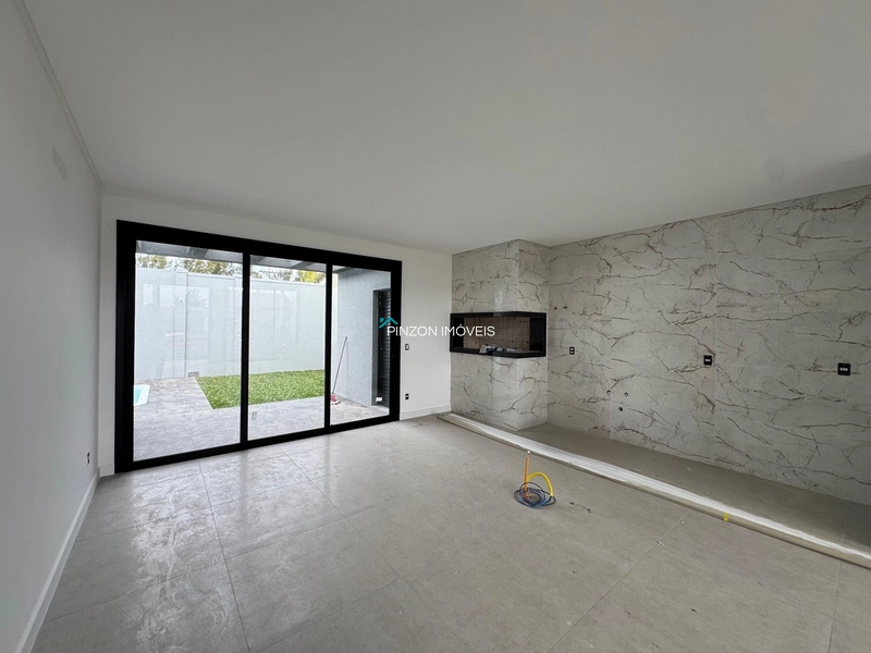 CASA À VENDA NA AVENIDA: 5ª foto da galeria de imagens do imóvel
