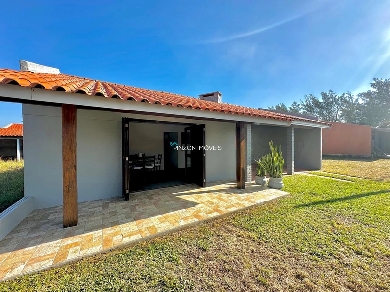 CASA PRÓXIMA À PRAIA: 1ª foto da galeria de imagens do imóvel