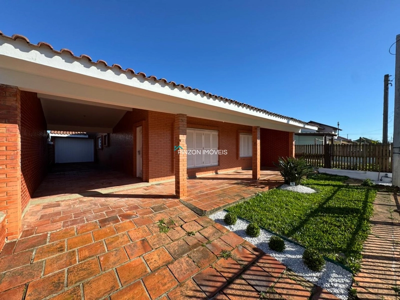 CASA PRÓXIMA À PRAIA: 1ª foto da galeria de imagens do imóvel
