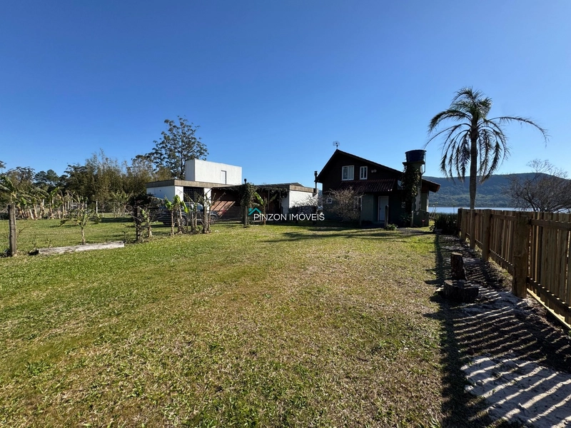 CASA NA BEIRA DA LAGOA: 2ª foto da galeria de imagens do imóvel