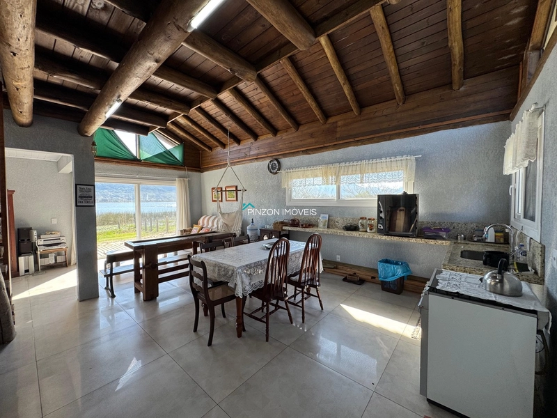 CASA NA BEIRA DA LAGOA: 19ª foto da galeria de imagens do imóvel