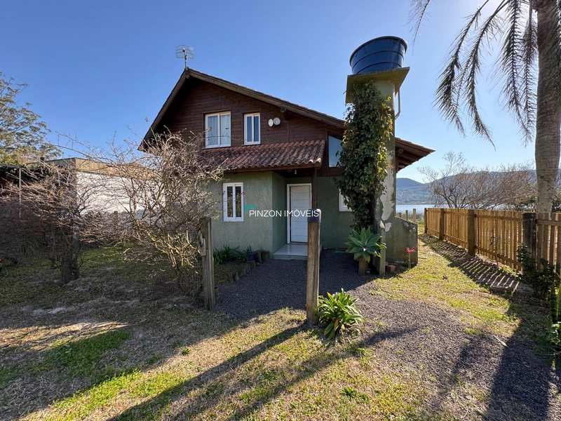 CASA NA BEIRA DA LAGOA: 8ª foto da galeria de imagens do imóvel