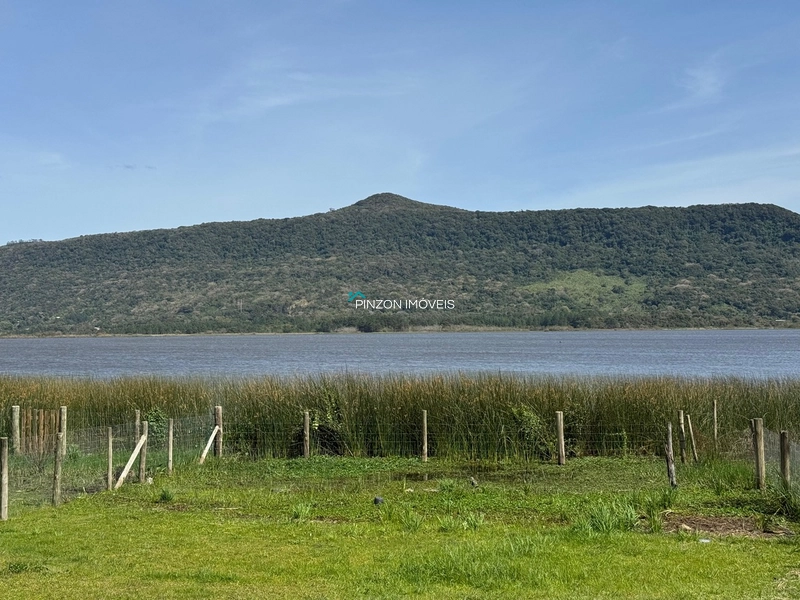 CASA NA BEIRA DA LAGOA: 11ª foto da galeria de imagens do imóvel