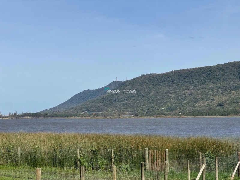 CASA NA BEIRA DA LAGOA: 9ª foto da galeria de imagens do imóvel