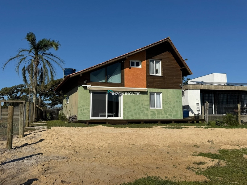 CASA NA BEIRA DA LAGOA: 13ª foto da galeria de imagens do imóvel