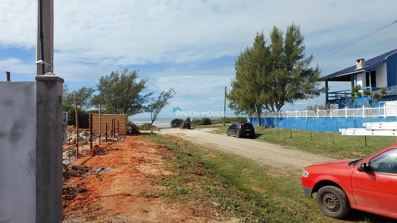 CASA A 50 METROS DO MAR NO BALNEÁRIO ATLÂNTICO EM ARROIO DO SAL: 3ª foto da galeria de imagens do imóvel