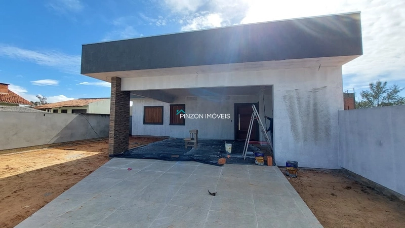 CASA A 50 METROS DO MAR NO BALNEÁRIO ATLÂNTICO EM ARROIO DO SAL: 2ª foto da galeria de imagens do imóvel