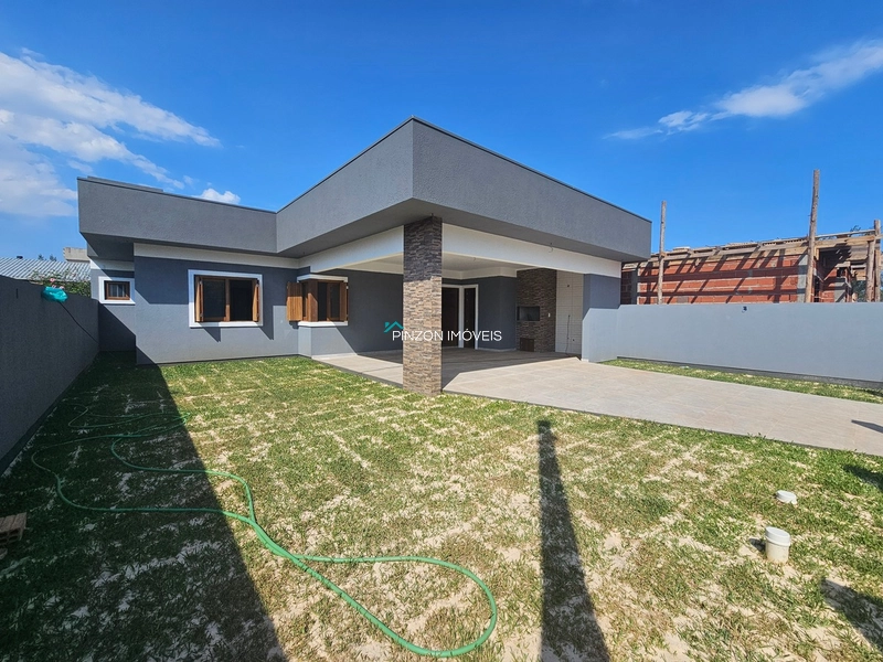 CASA A 50 METROS DO MAR NO BALNEÁRIO ATLÂNTICO EM ARROIO DO SAL