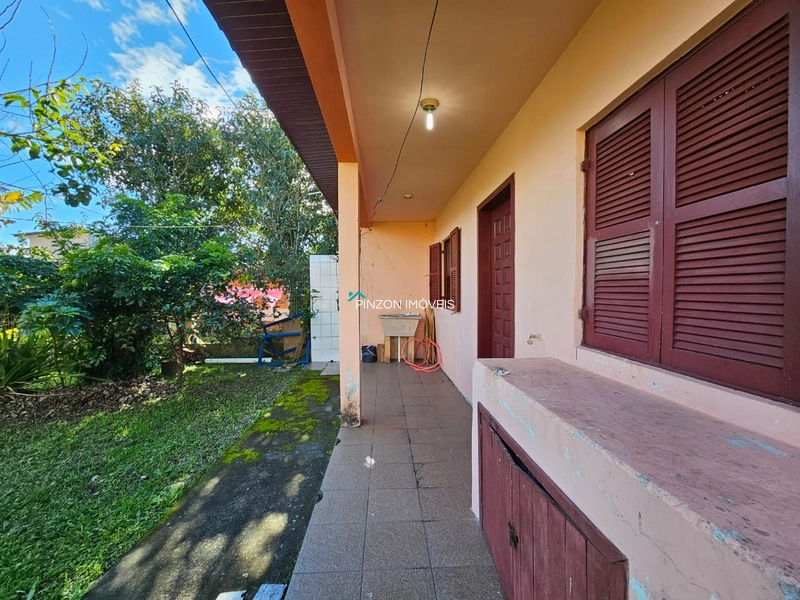 CASA NO CENTRO DE ARROIO DO SAL A 350 METROS DO MAR: 13ª foto da galeria de imagens do imóvel