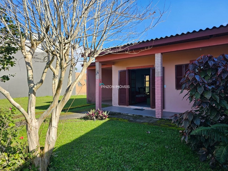 CASA NO CENTRO DE ARROIO DO SAL A 350 METROS DO MAR: 2ª foto da galeria de imagens do imóvel