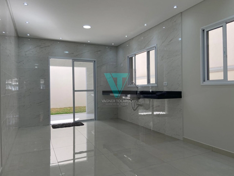 CASA À VENDA, 3 SUÍTES, BAIRRO CENTER VILLE em ARUJÁ SP.: 8ª foto da galeria de imagens do imóvel
