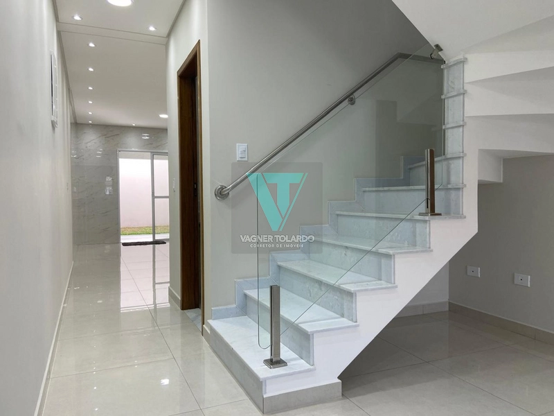 CASA À VENDA, 3 SUÍTES, BAIRRO CENTER VILLE em ARUJÁ SP.: 14ª foto da galeria de imagens do imóvel