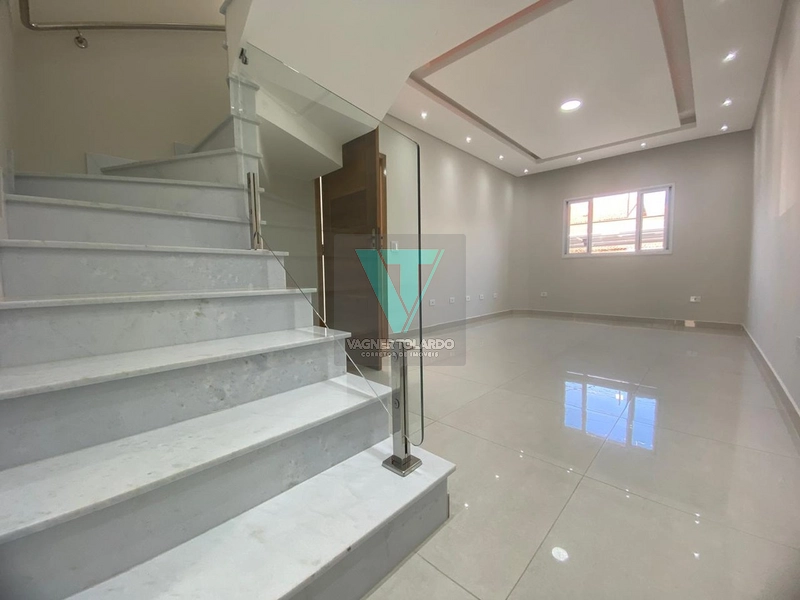 CASA À VENDA, 3 SUÍTES, BAIRRO CENTER VILLE em ARUJÁ SP.: 5ª foto da galeria de imagens do imóvel
