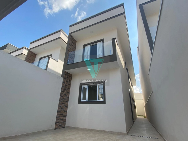 CASA À VENDA, 3 SUÍTES, BAIRRO CENTER VILLE em ARUJÁ SP.: 1ª foto da galeria de imagens do imóvel