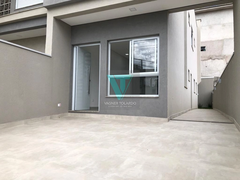 CASA À VENDA, 3 DORMITÓRIOS, 1 SUÍTE, BAIRRO ARUJAMERICA em ARUJÁ SP.: 3ª foto da galeria de imagens do imóvel