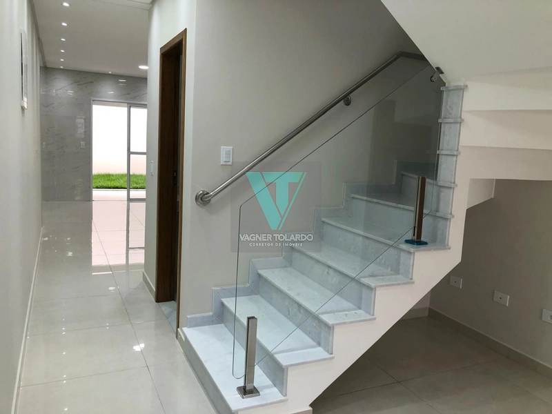 CASA À VENDA, 3 SUÍTES, BAIRRO CENTER VILLE em ARUJÁ SP.: 6ª foto da galeria de imagens do imóvel