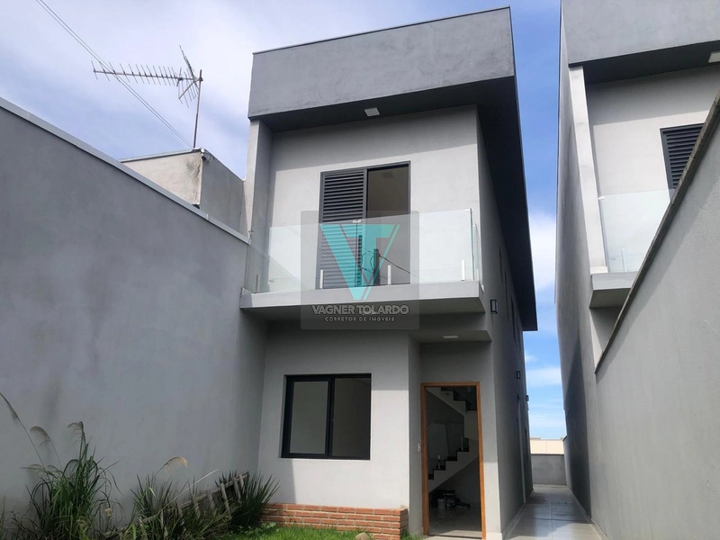 CASA À VENDA, 3 SUÍTES, BAIRRO NOVA ARUJÁ em ARUJÁ SP.: 1ª foto da galeria de imagens do imóvel