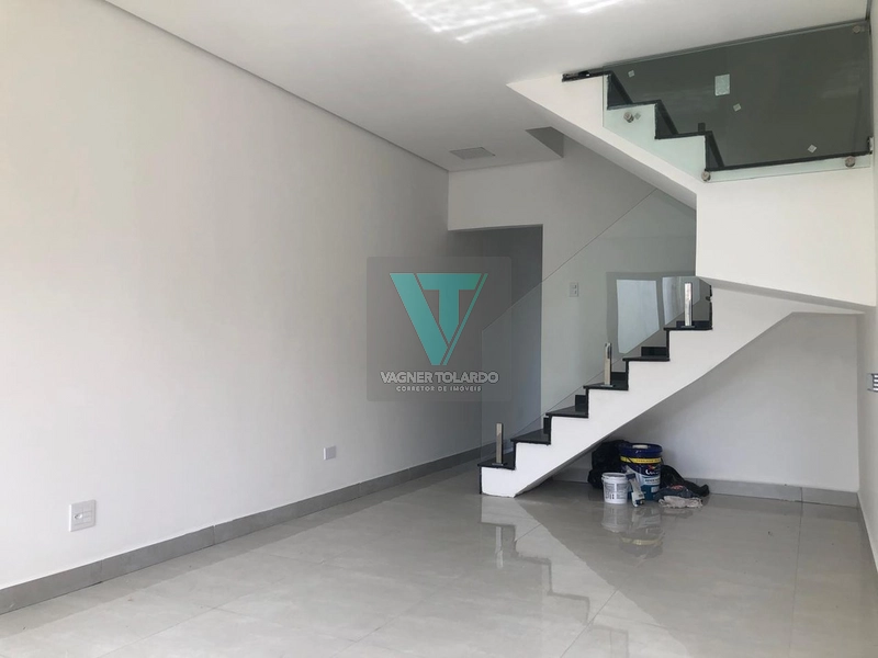 CASA À VENDA, 3 SUÍTES, BAIRRO NOVA ARUJÁ em ARUJÁ SP.: 2ª foto da galeria de imagens do imóvel