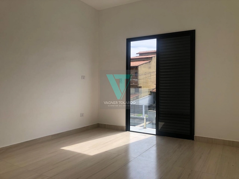 CASA À VENDA, 3 SUÍTES, BAIRRO NOVA ARUJÁ em ARUJÁ SP.: 9ª foto da galeria de imagens do imóvel