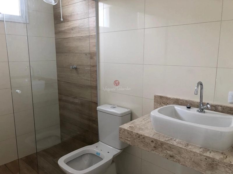 CASA A VENDA, 3 QUARTOS 2 SUÍTES, CONDOMÍNIO ARUJAZINHO IV em ARUJÁ SP: 8ª foto da galeria de imagens do imóvel