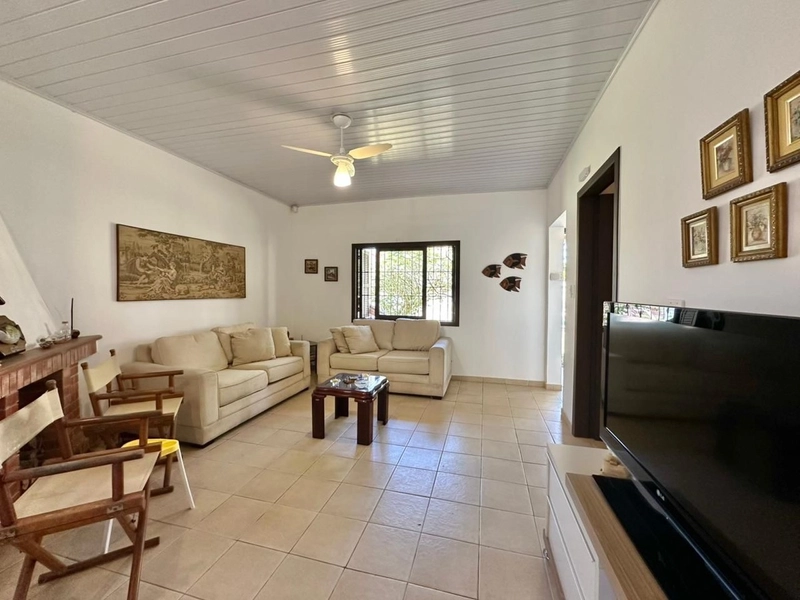 Casa à venda — Apenas 2 quadras do mar!: 9ª foto da galeria de imagens do imóvel