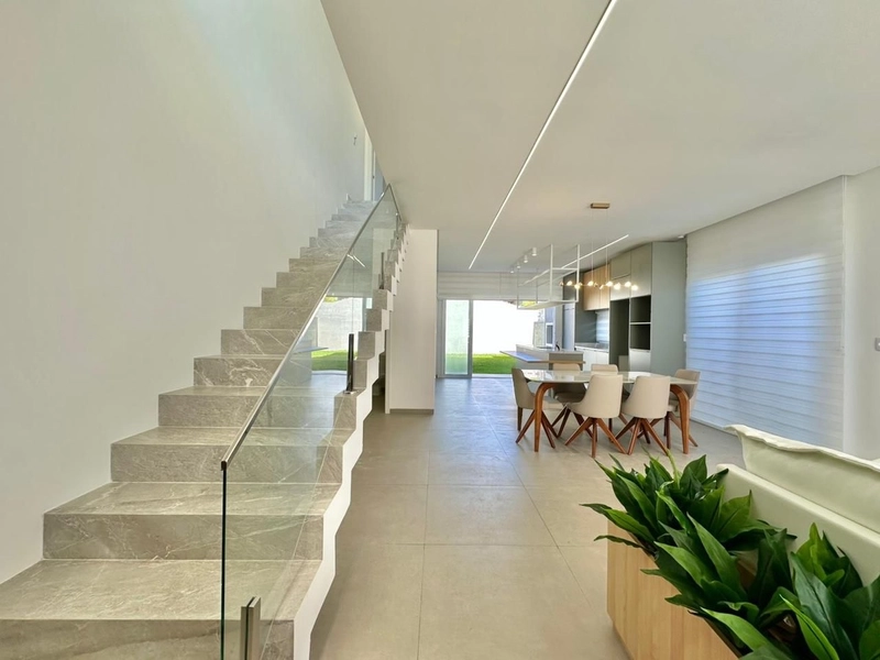 SOBRADO À VENDA JUNTO AO MAR!: 4ª foto da galeria de imagens do imóvel